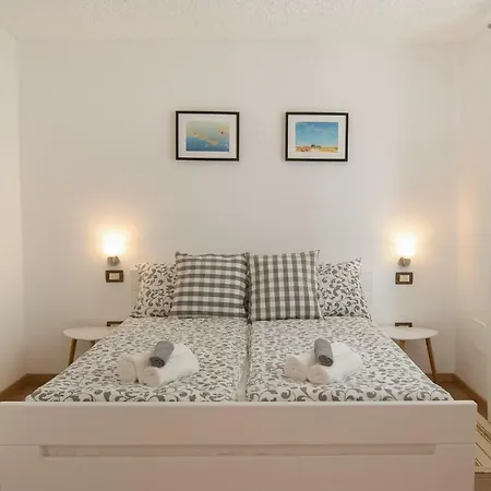 Alek Apartment *